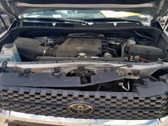 5TFDY5F18JX763349 - 2018 TOYOTA TUNDRA CRE GRAY photo 7