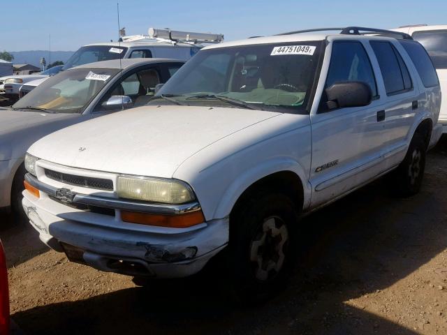 1GNDT13X34K163900 - 2004 CHEVROLET BLAZER WHITE photo 2