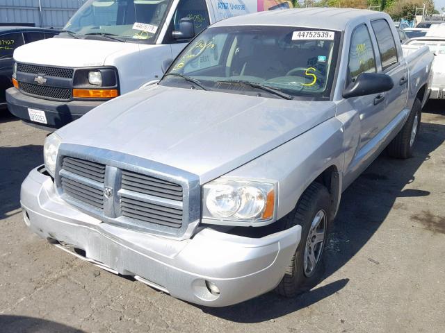 1D7HE48K27S216664 - 2007 DODGE DAKOTA QUA SILVER photo 2