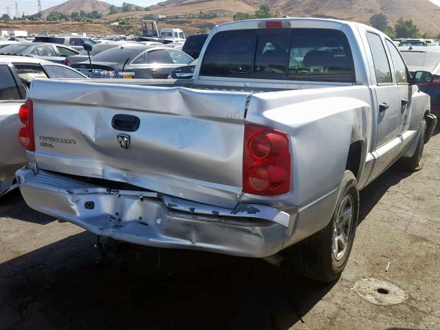 1D7HE48K27S216664 - 2007 DODGE DAKOTA QUA SILVER photo 4