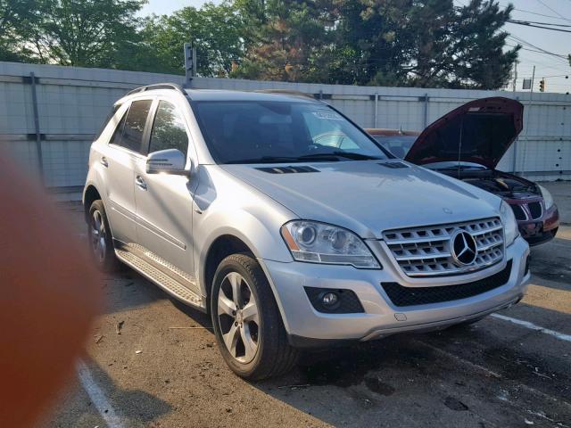 4JGBB2FB3BA727925 - 2011 MERCEDES-BENZ ML 350 BLU SILVER photo 1