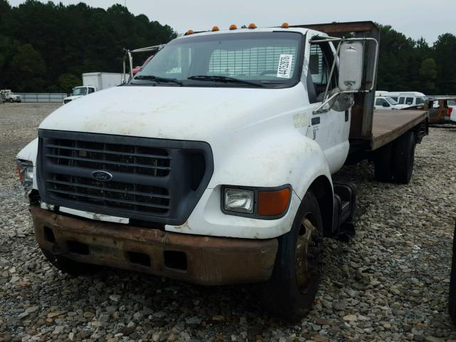 3FENF65A2YMA01255 - 2000 FORD F650 SUPER WHITE photo 2