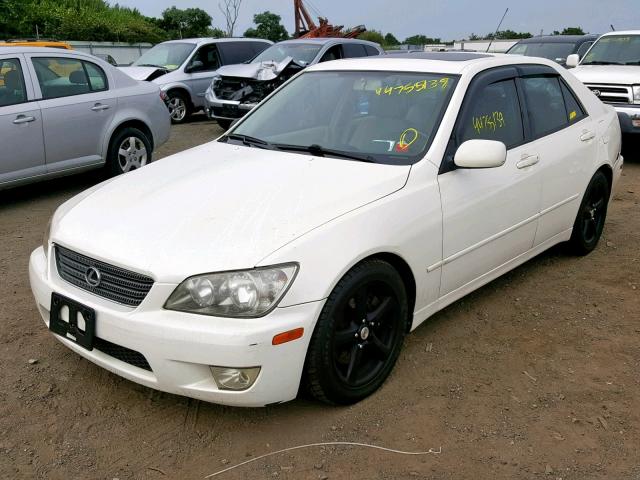 JTHBD182810013510 - 2001 LEXUS IS 300 SILVER photo 2