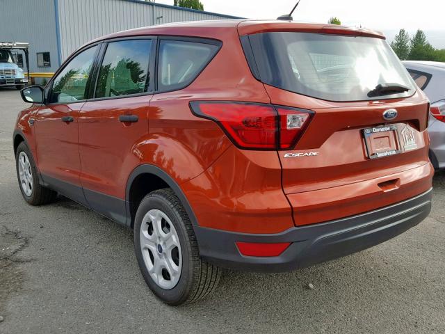 1FMCU0F71KUA55540 - 2019 FORD ESCAPE S ORANGE photo 3