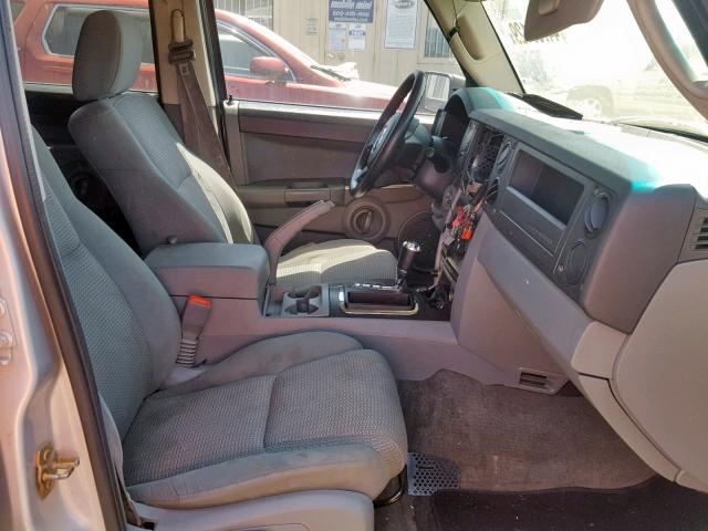 1J8HG48K17C612429 - 2007 JEEP COMMANDER SILVER photo 5