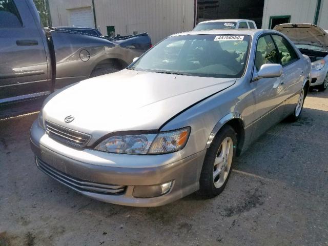 JT8BF28G710340248 - 2001 LEXUS ES 300 SILVER photo 2