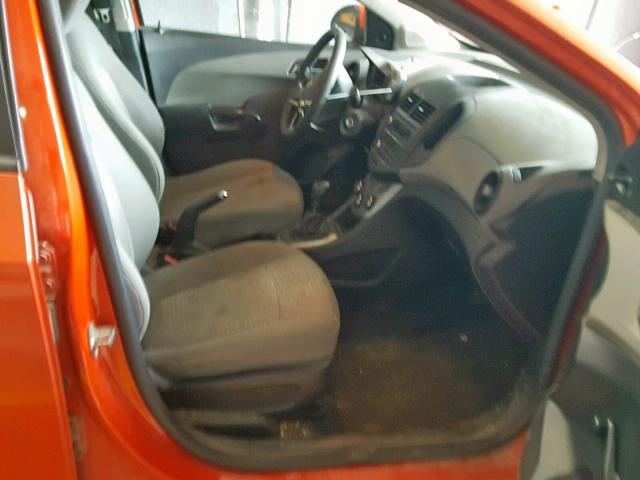 1G1JB5SH7C4138641 - 2012 CHEVROLET SONIC LS ORANGE photo 5