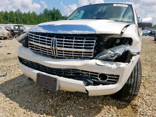 5LMFL28537LJ17229 - 2007 LINCOLN NAVIGATOR WHITE photo 9