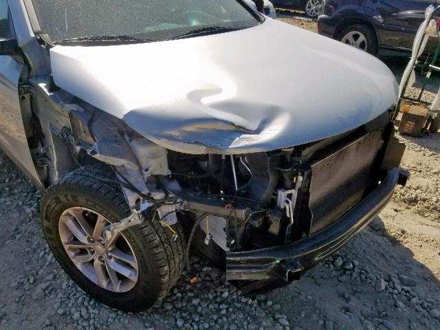 5XYKT4A64FG581631 - 2015 KIA SORENTO LX SILVER photo 9