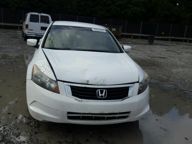 1HGCP26409A082657 - 2009 HONDA ACCORD LXP WHITE photo 9