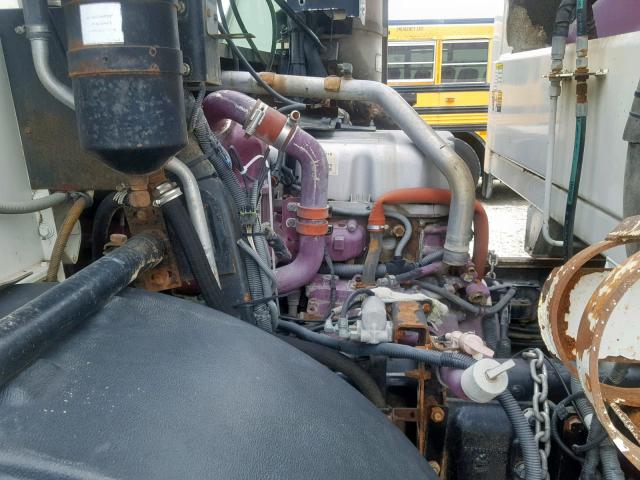 1M2AU02C09M001960 - 2009 MACK 600 LEU600 WHITE photo 7