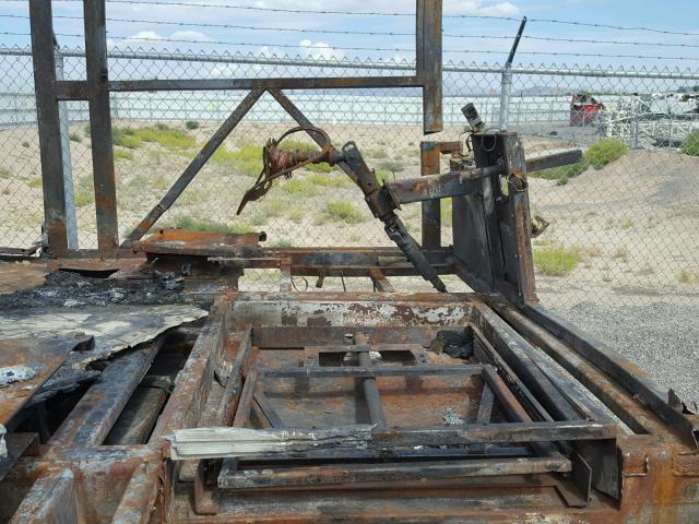 1RF14571941027789 - 2004 ROADMASTER RAIL MONOCOQUE BURN photo 5