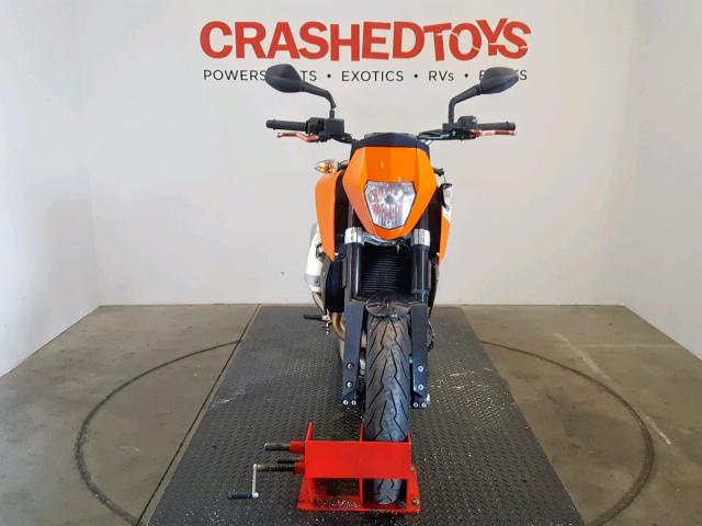 VBKLDV403HM704799 - 2017 KTM 690 DUKE ORANGE photo 2