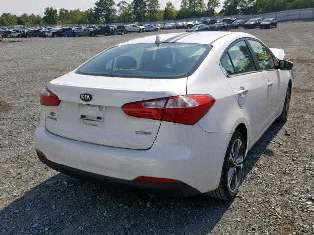 KNAFX4A88F5263167 - 2015 KIA FORTE EX WHITE photo 4