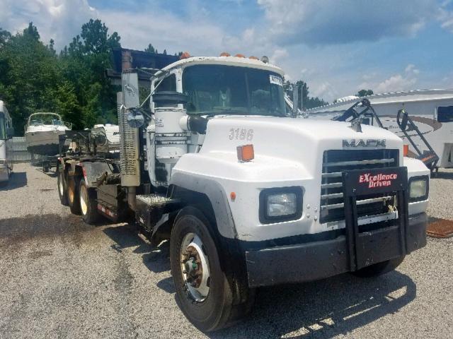 1M2P296C5XM043973 - 1999 MACK 600 RD600 WHITE photo 1