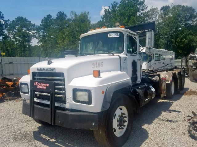 1M2P296C5XM043973 - 1999 MACK 600 RD600 WHITE photo 2