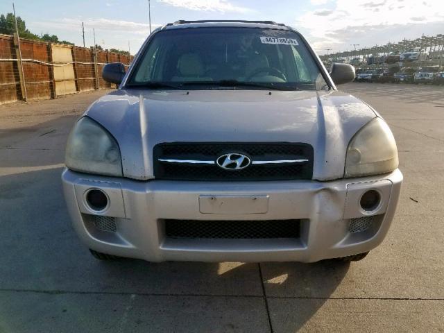 KM8JM72B65U221257 - 2005 HYUNDAI TUCSON GL SILVER photo 9