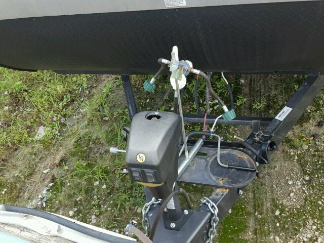 4X4TSMB27GA314837 - 2000 FORR SALEM Weiß Foto 8