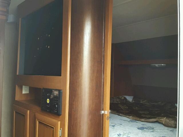 4X4TSMB27GA314837 - 2000 FORR SALEM Weiß Foto 9