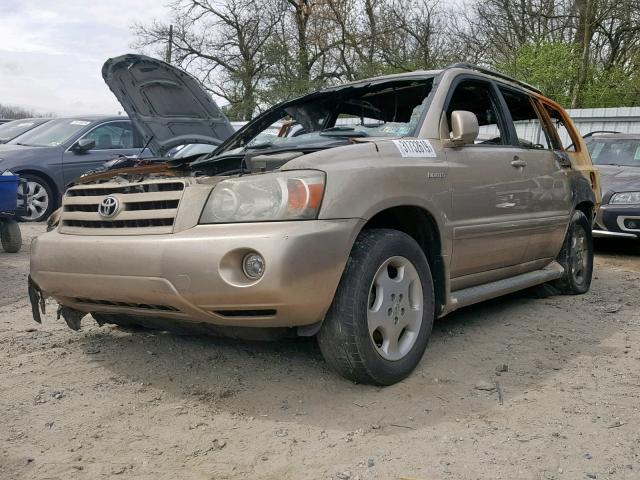 JTEEP21A050105886 - 2005 TOYOTA HIGHLANDER GOLD photo 2