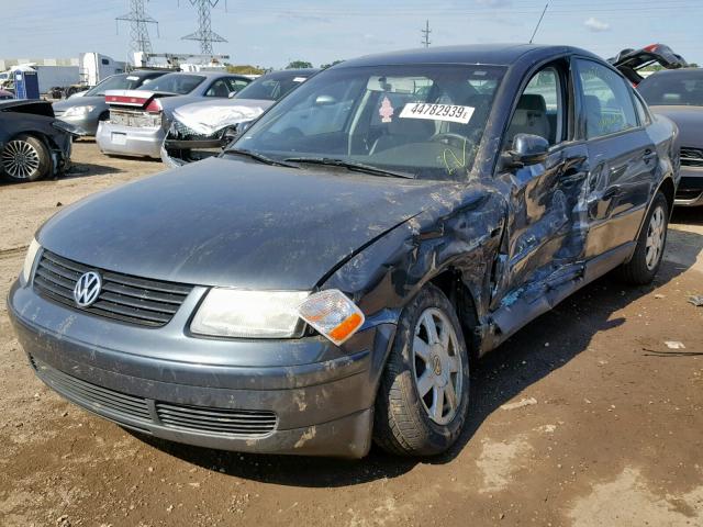 WVWMA23B7YP292966 - 2000 VOLKSWAGEN PASSAT GLS GRAY photo 2