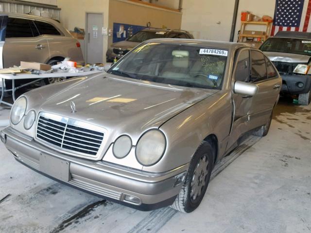 WDBJF20F2VA270866 - 1997 MERCEDES-BENZ E 300D BEIGE photo 2