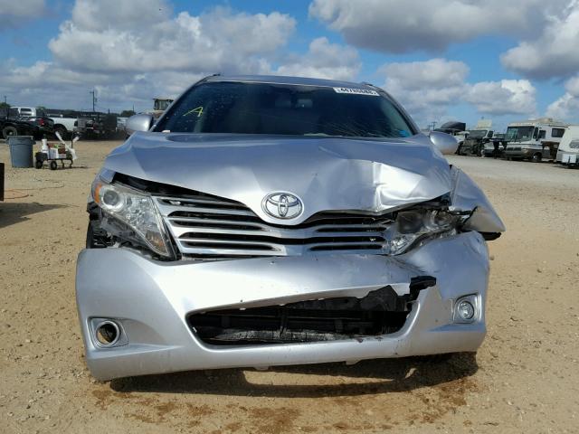 4T3ZK3BB6AU031669 - 2010 TOYOTA VENZA BASE SILVER photo 9