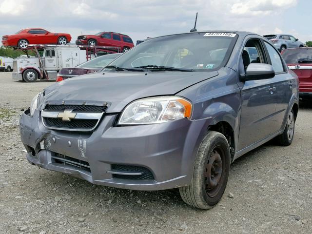 KL1TD5DE4AB100247 - 2010 CHEVROLET AVEO LS GRAY photo 2