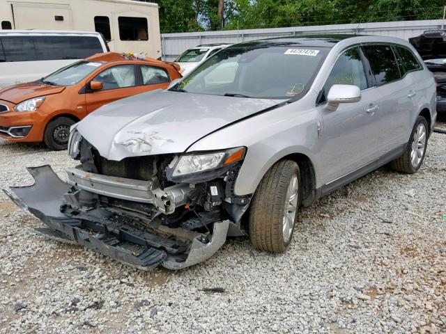 2LMHJ5FR1ABJ16438 - 2010 LINCOLN MKT SILVER photo 2