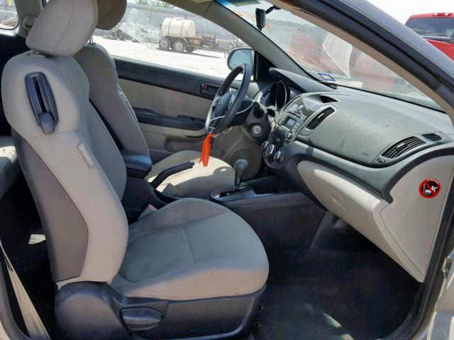 KNAFU6A27A5163490 - 2010 KIA FORTE EX SILVER photo 5