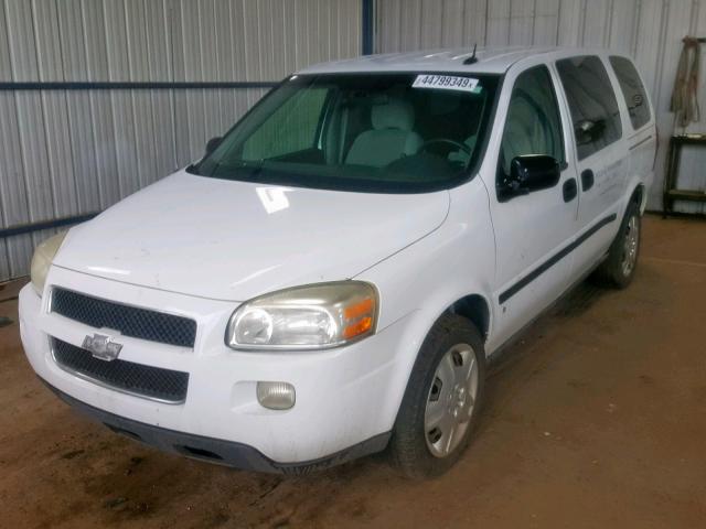 1GBDV13108D209048 - 2008 CHEVROLET UPLANDER I WHITE photo 2