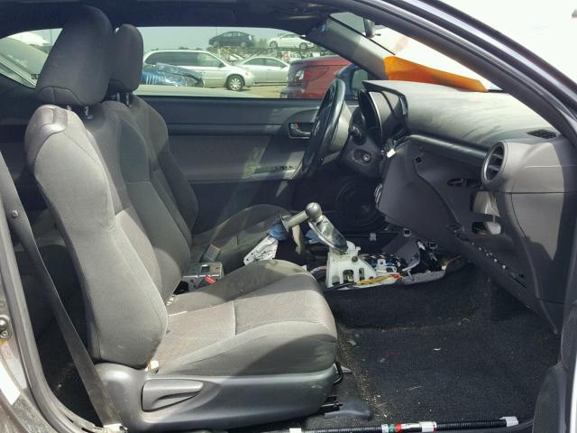 JTKJF5C73C3044045 - 2012 TOYOTA SCION TC ნაცრისფერი ფოტო 5
