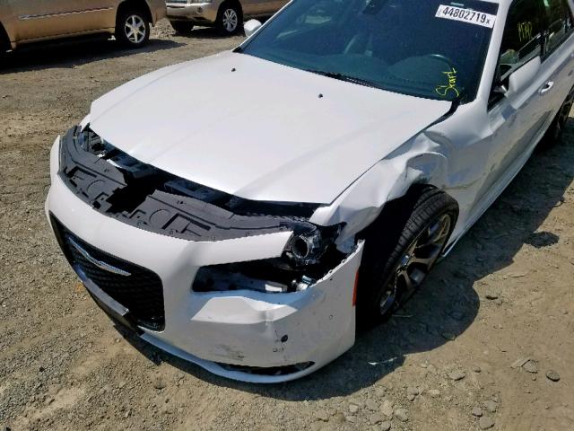 2C3CCABT8FH926785 - 2015 CHRYSLER 300 S WHITE photo 9