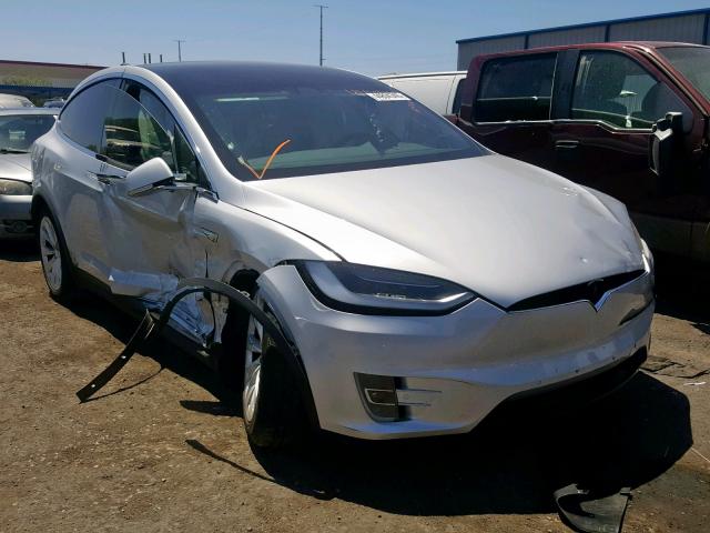 5YJXCDE2XJF102173 - 2018 TESLA MODEL X SILVER photo 1