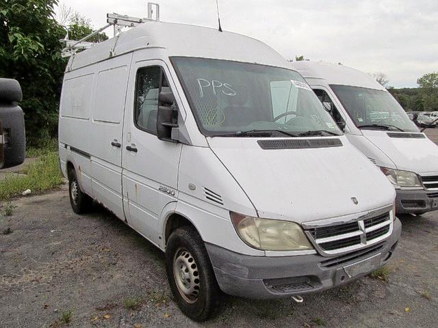 WD2PD644745667822 - 2004 DODGE SPRINTER 2 WHITE photo 1