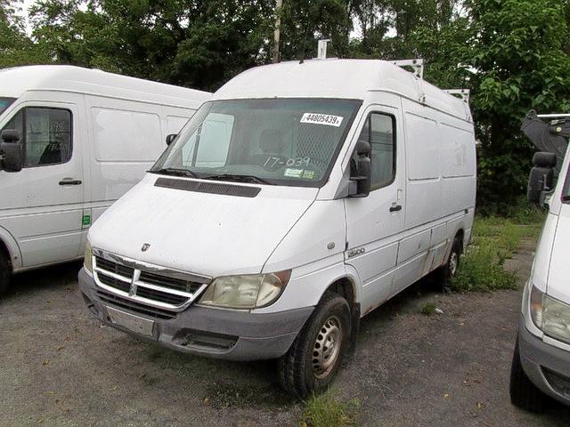 WD2PD644745667822 - 2004 DODGE SPRINTER 2 WHITE photo 2