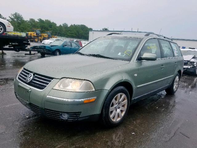 WVWVD63B51E179442 - 2001 VOLKSWAGEN PASSAT GLS GREEN photo 2