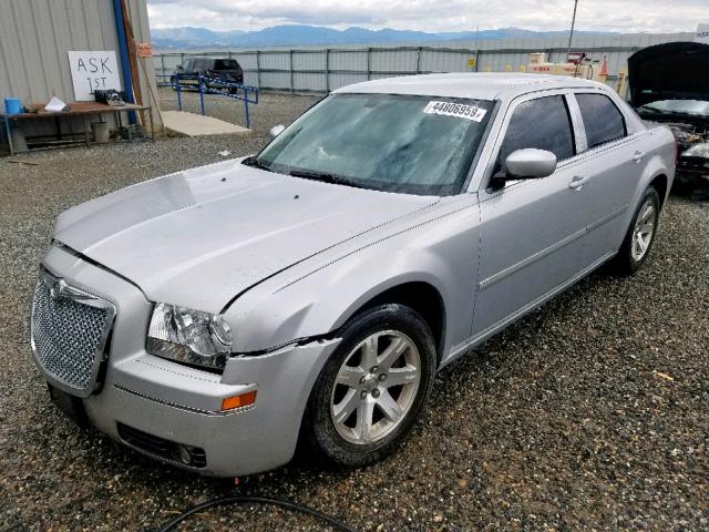 2C3KA53G16H458599 - 2006 CHRYSLER 300 TOURIN SILVER photo 2