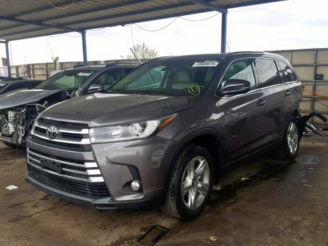 5TDDZRFH2HS368939 - 2017 TOYOTA HIGHLANDER GRAY photo 2