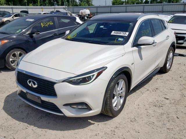 SJKCH5CP7HA016971 - 2017 INFINITI QX30 BASE WHITE photo 2