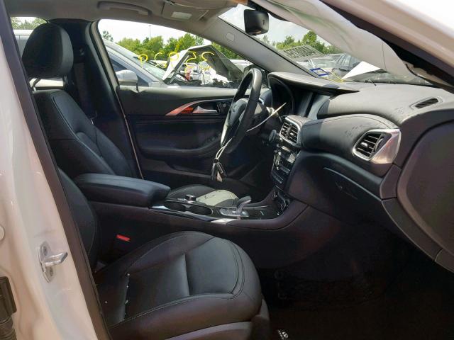 SJKCH5CP7HA016971 - 2017 INFINITI QX30 BASE WHITE photo 5