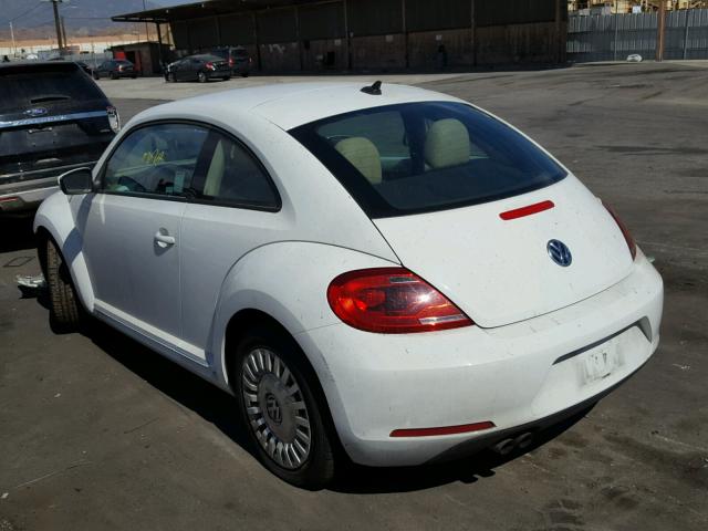 3VWJ17AT9FM636969 - 2015 VOLKSWAGEN BEETLE 1.8 WHITE photo 3