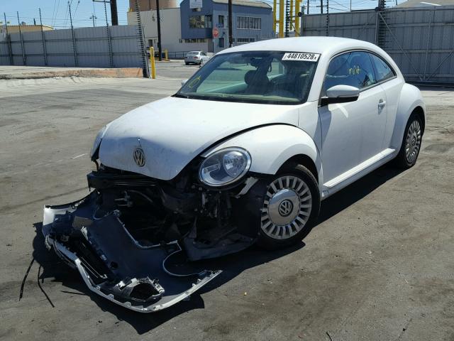 3VWJ17AT9FM636969 - 2015 VOLKSWAGEN BEETLE 1.8 WHITE photo 9