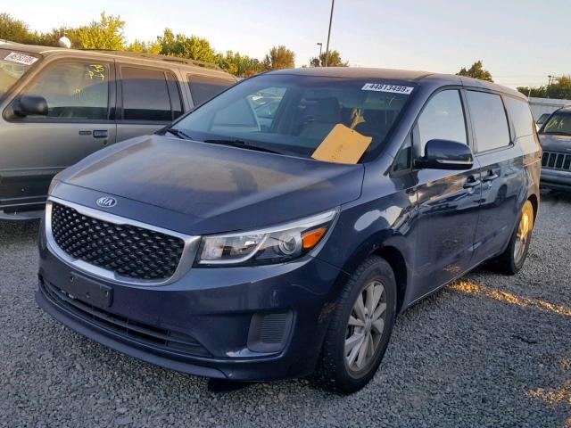 KNDMB5C16H6233208 - 2017 KIA SEDONA LX BLUE photo 2