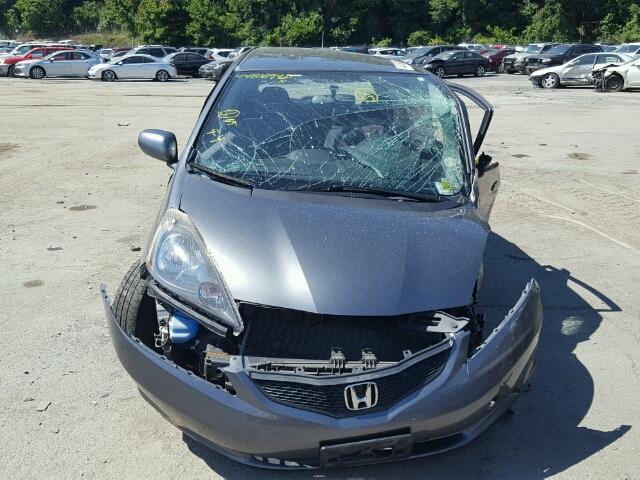 JHMGE8H37DC074595 - 2013 HONDA FIT GRAY photo 9