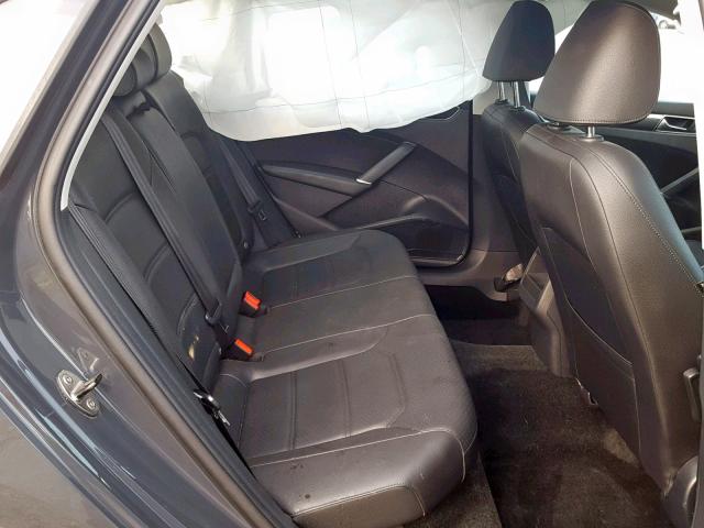 1VWDT7A30HC069546 - 2017 VOLKSWAGEN PASSAT R-L GRAY photo 6