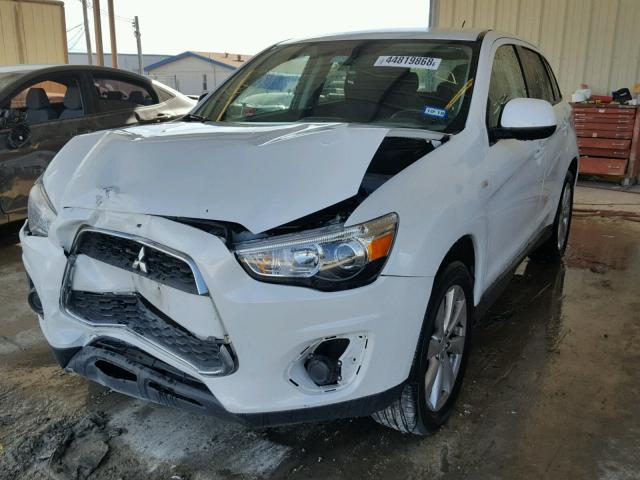 4A4AP3AU6EE032229 - 2014 MITSUBISHI OUTLANDER WHITE photo 2