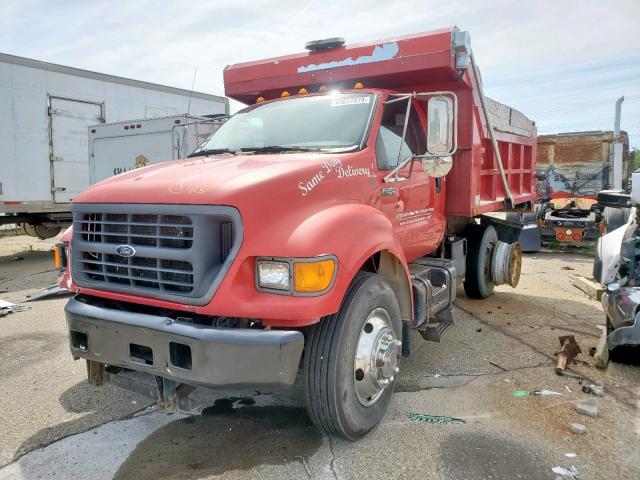 3FDWF65H6YMA13785 - 2000 FORD F650 SUPER RED photo 2