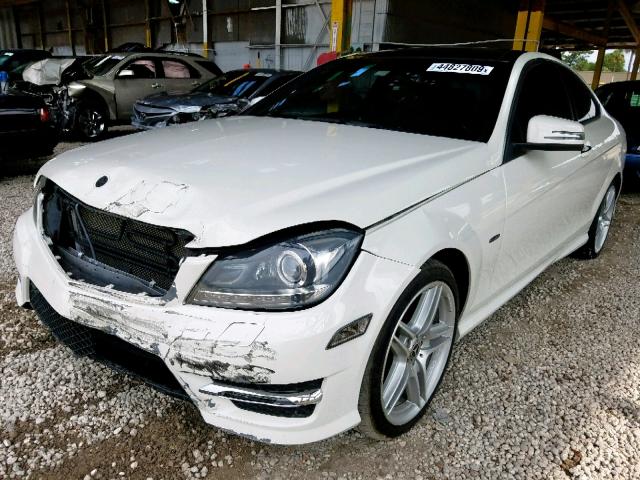 WDDGJ4HB8CF906204 - 2012 MERCEDES-BENZ C 250 WHITE photo 2