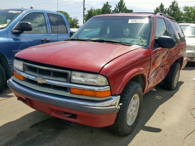 1GNCT18W0YK247903 - 2000 CHEVROLET BLAZER RED photo 2